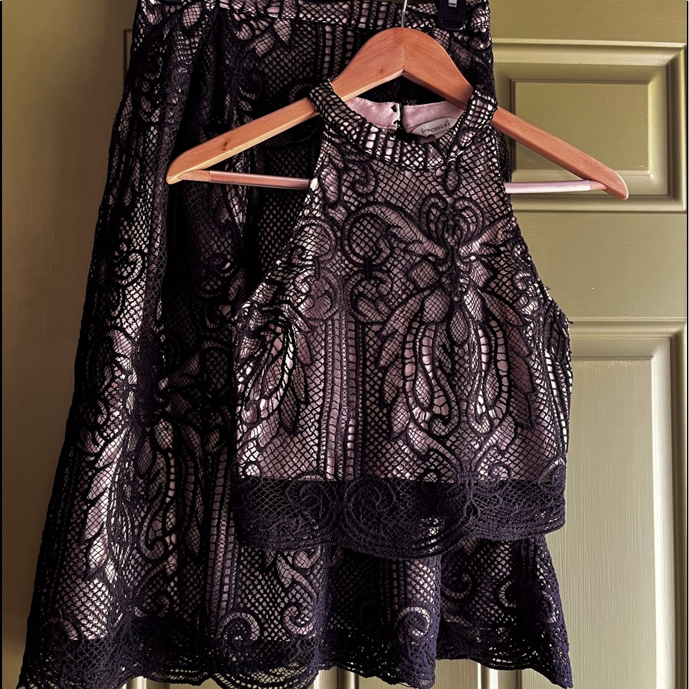 Size XS cropped top with XS matching skirt by Francesca’s, black - Picture 2 of 15